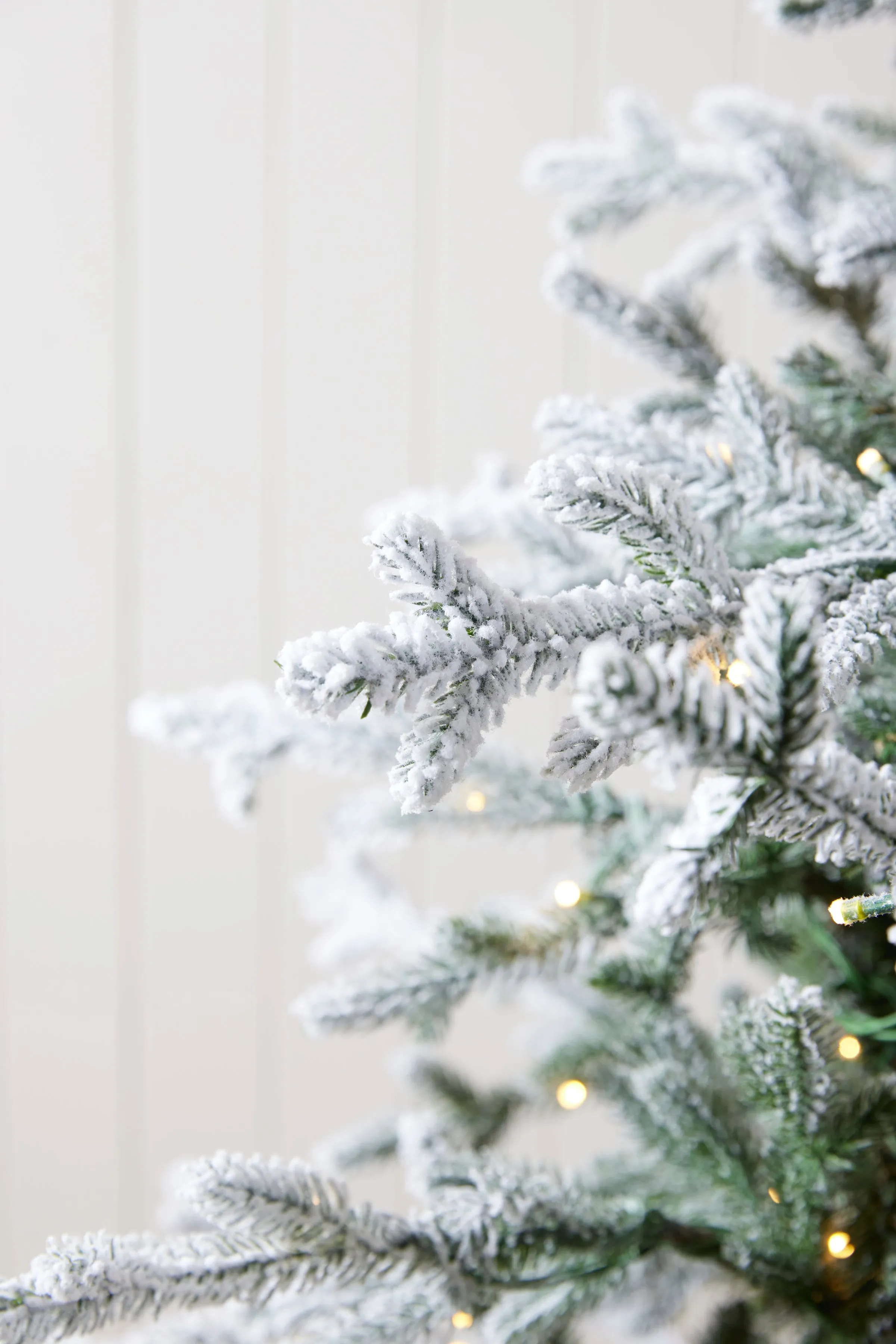6 Ft Balsam Fir Snow Tree - 340 Led