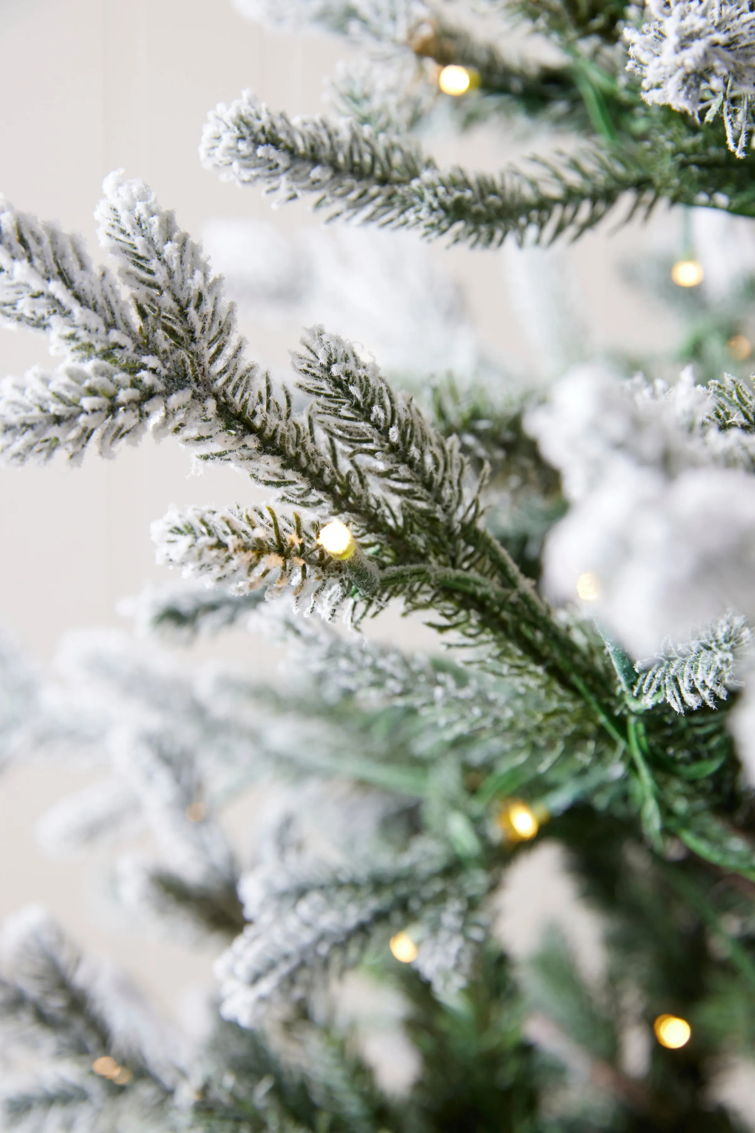 6 Ft Balsam Fir Snow Tree - 340 Led