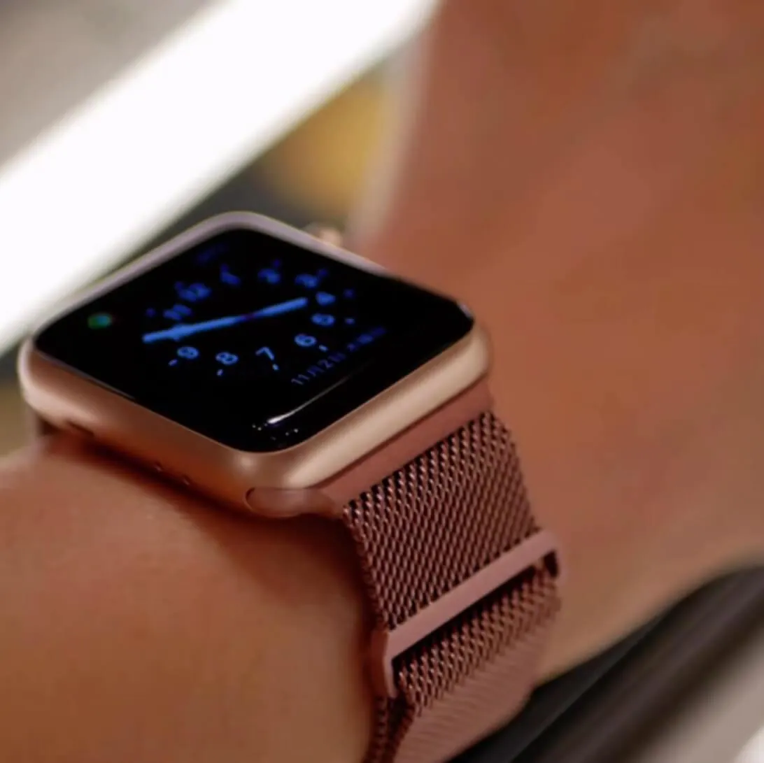 Apple Watch Strap Rose Metal Mesh – Stainless Steel – 41mm – 49mm