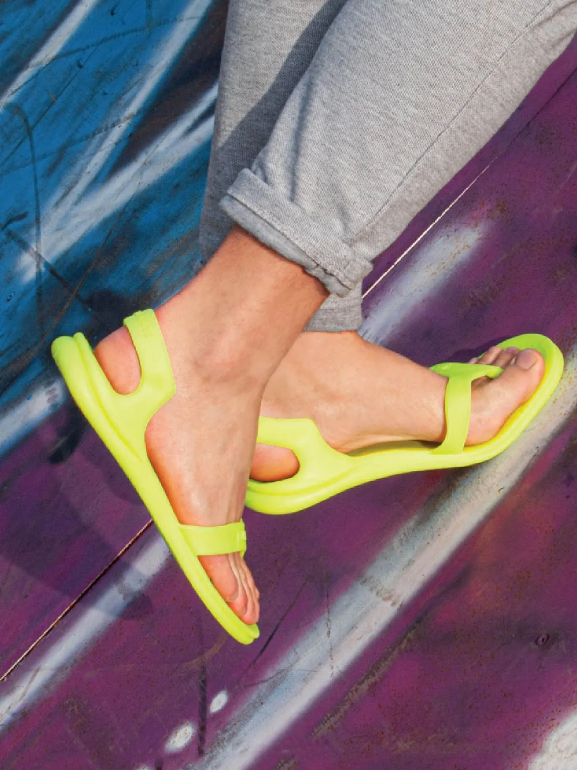 B/Flip-Flops Sandals