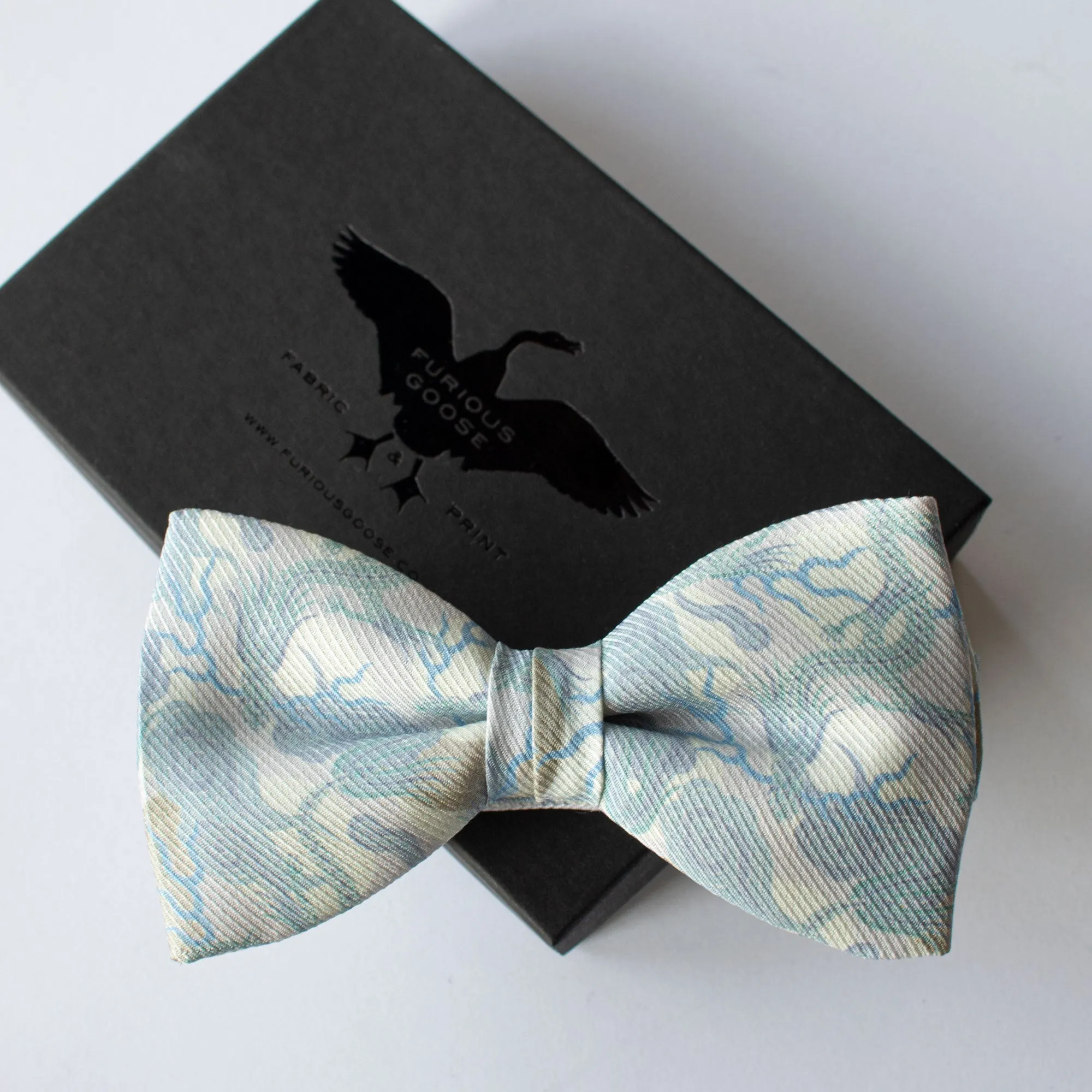 Dragon Bow Tie, Argentum